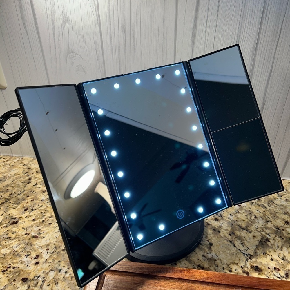 Weily fold out make up mirror